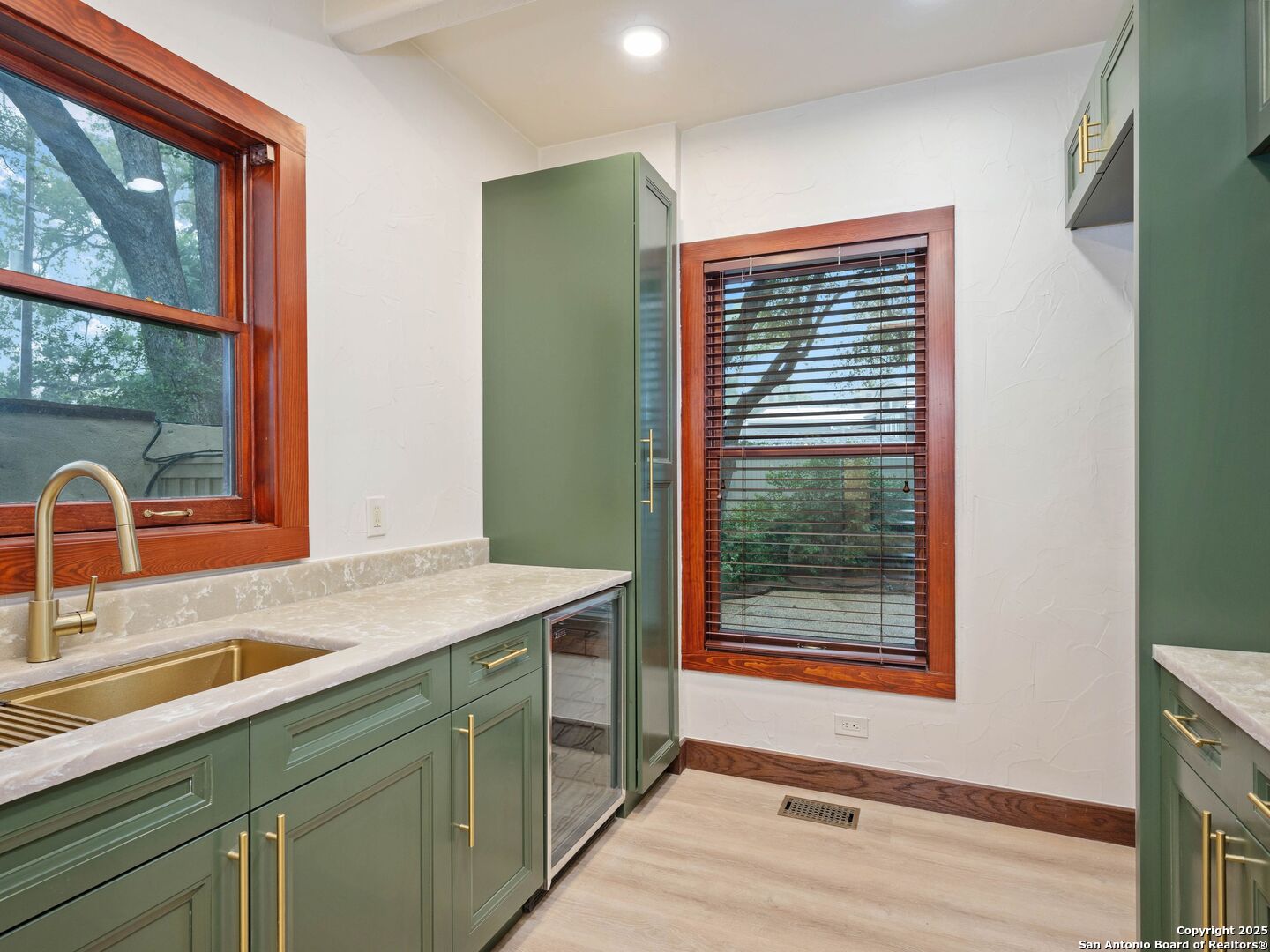 421 E Hildebrand San Antonio TX 78212