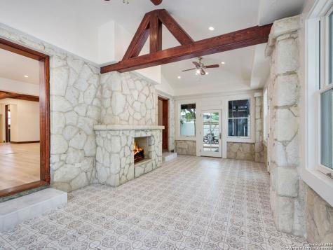 421 E Hildebrand San Antonio TX 78212