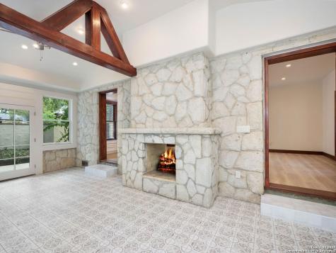 421 E Hildebrand San Antonio TX 78212