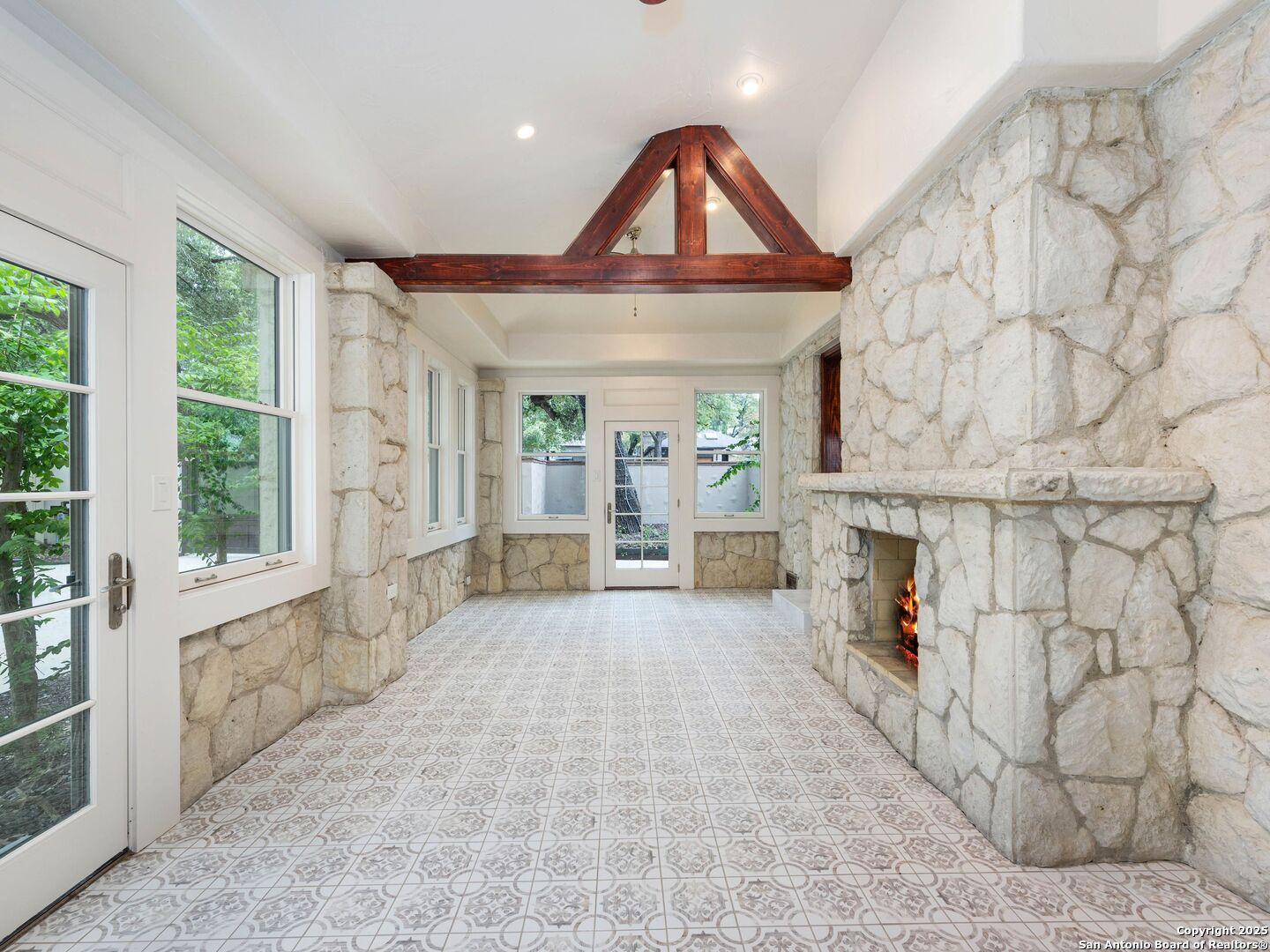 421 E Hildebrand San Antonio TX 78212
