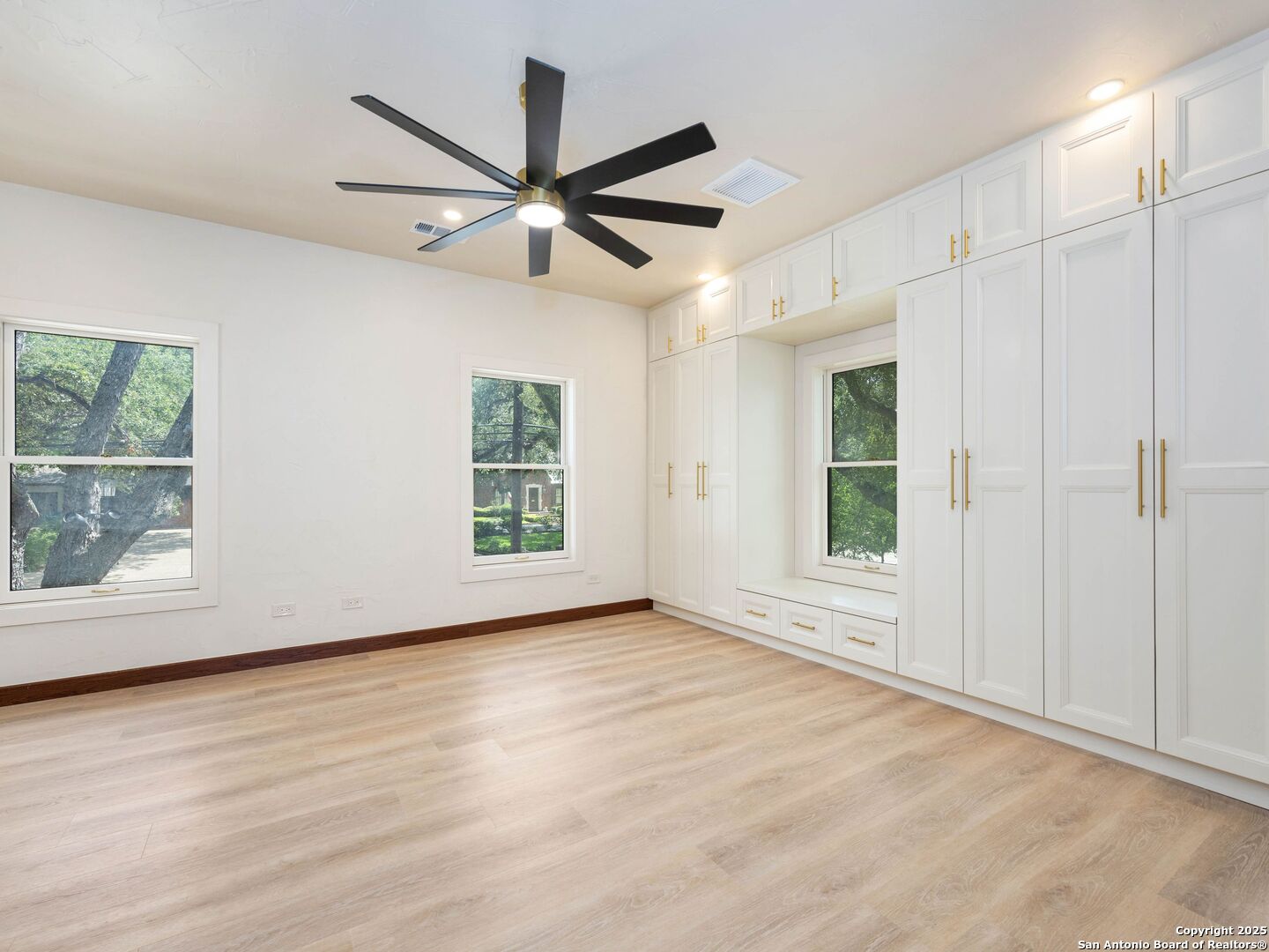 421 E Hildebrand San Antonio TX 78212