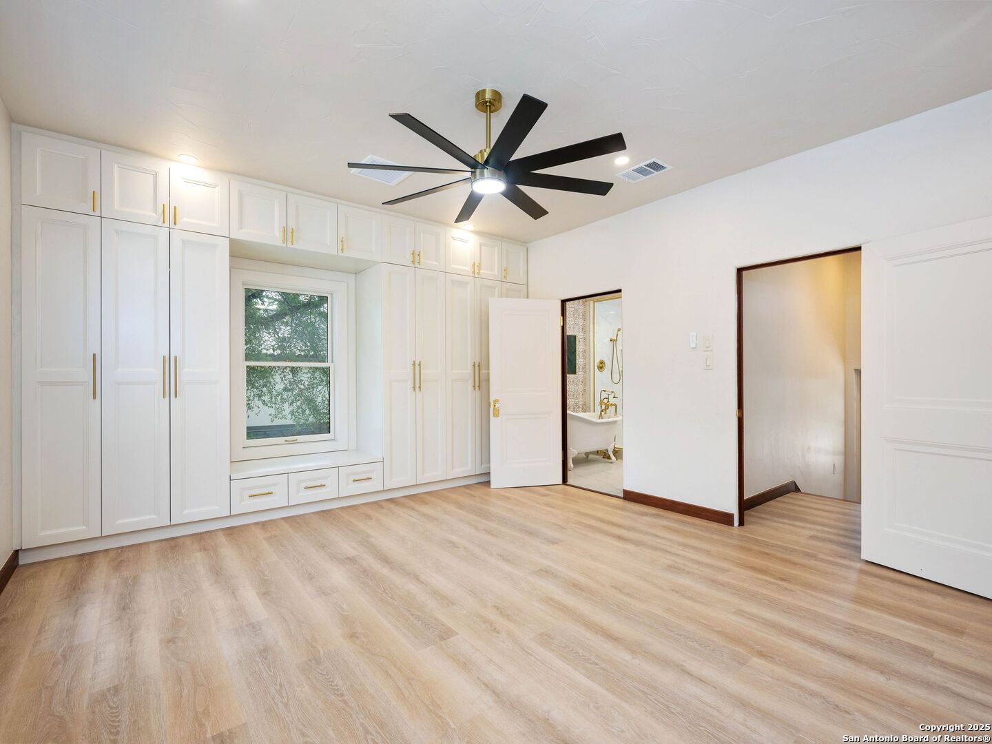 421 E Hildebrand San Antonio TX 78212