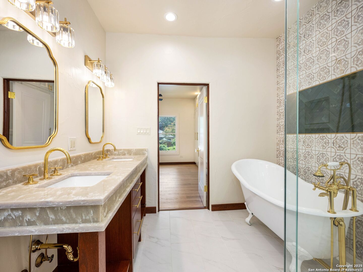 421 E Hildebrand San Antonio TX 78212