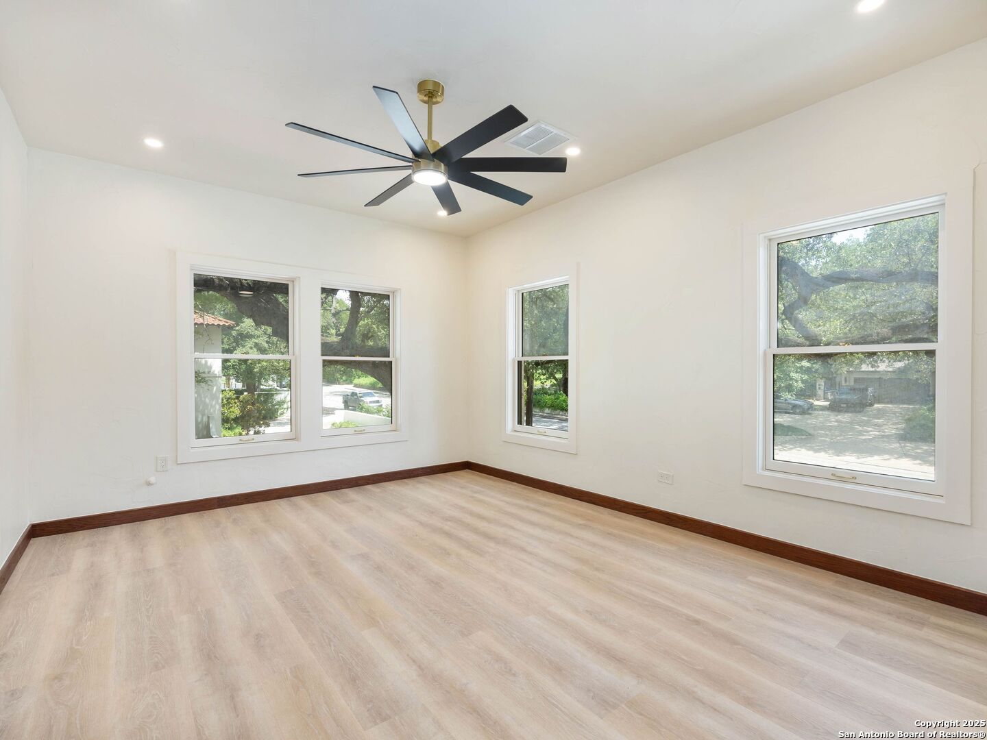 421 E Hildebrand San Antonio TX 78212
