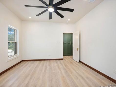 421 E Hildebrand San Antonio TX 78212