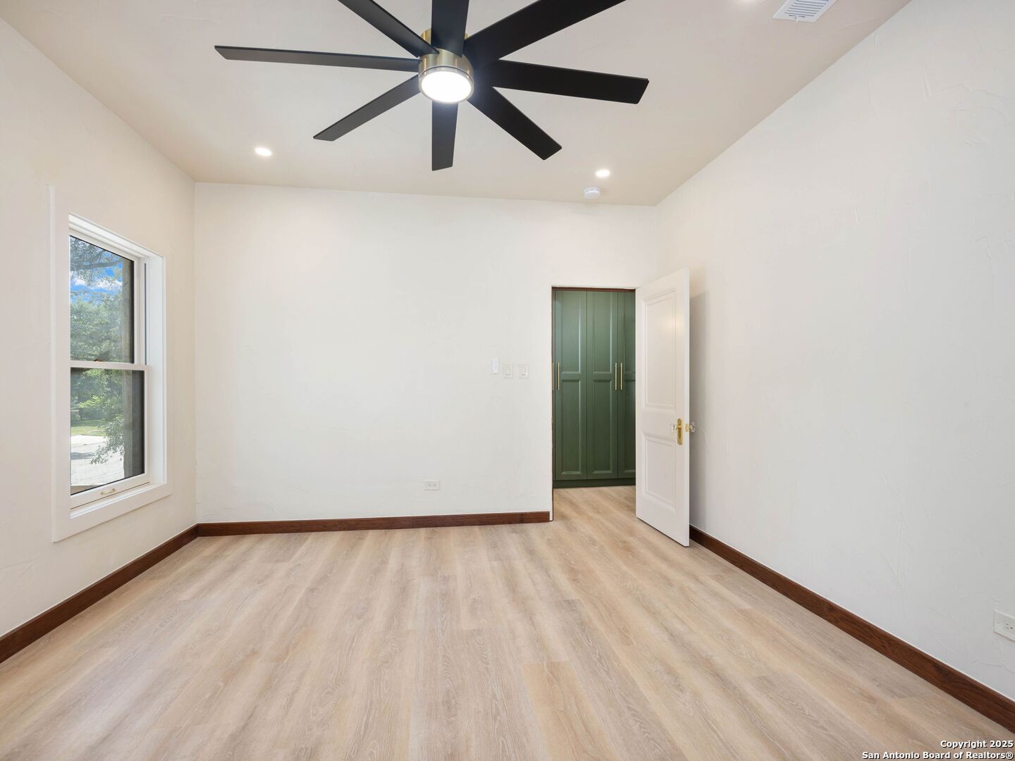 421 E Hildebrand San Antonio TX 78212