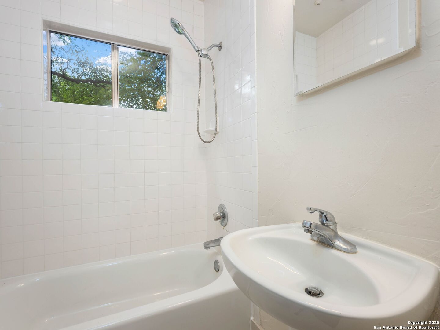 421 E Hildebrand San Antonio TX 78212