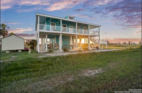 1065 N Ocean Drive Port Lavaca TX 77979