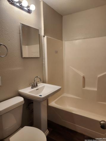 549 W Harlan San Antonio TX 78214