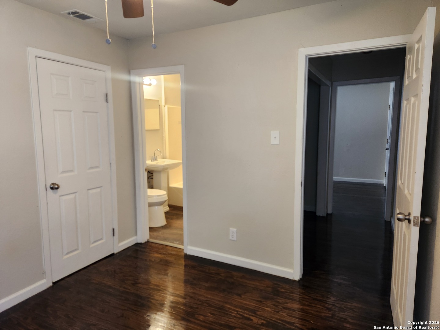 549 W Harlan San Antonio TX 78214