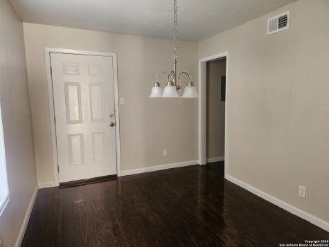 549 W Harlan San Antonio TX 78214