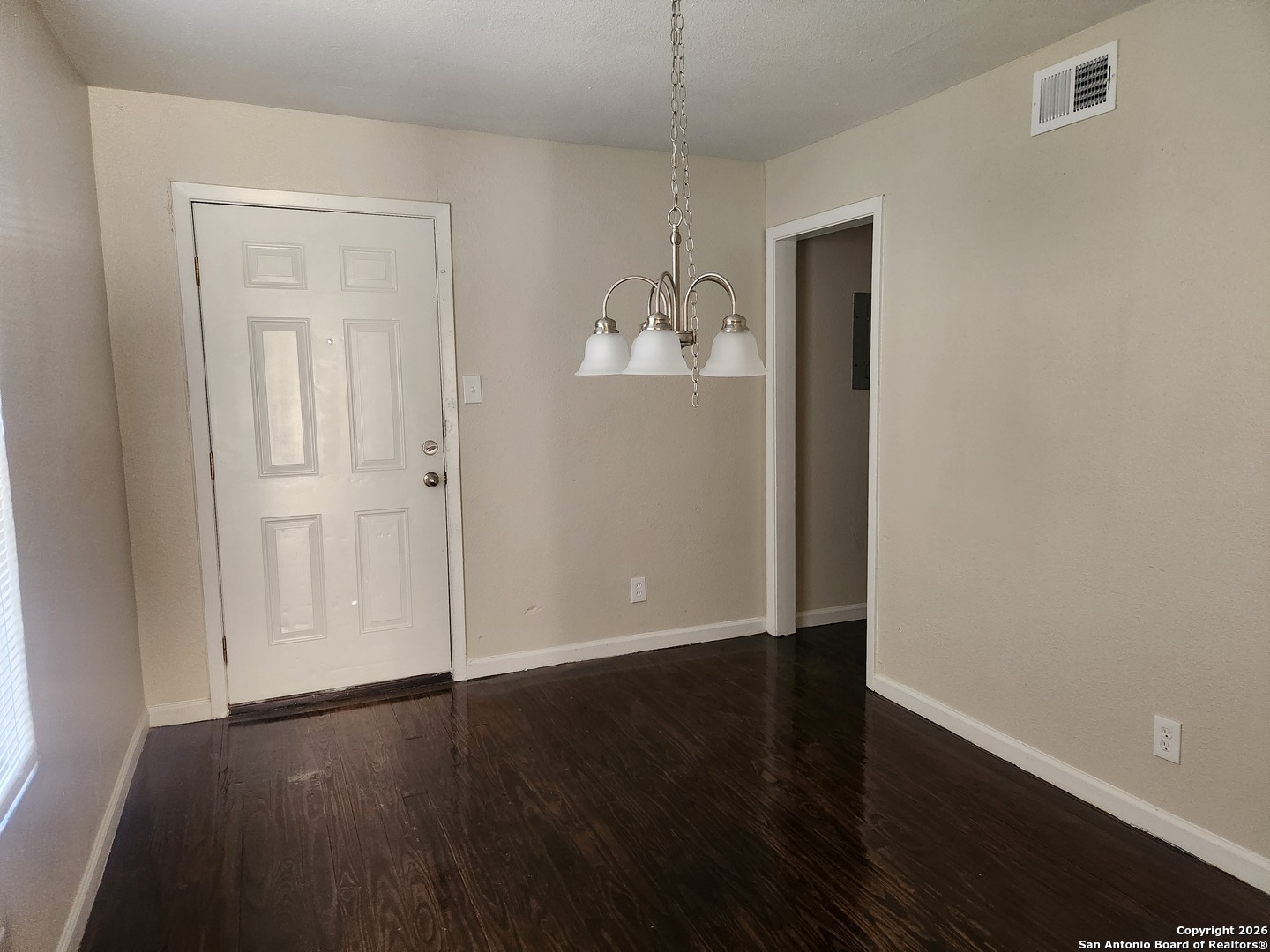 549 W Harlan San Antonio TX 78214