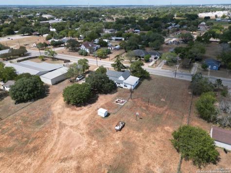 1510 C Street Floresville TX 78114