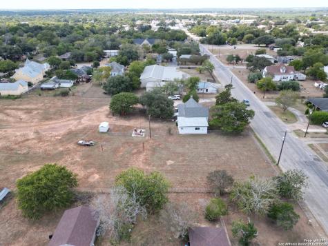 1510 C Street Floresville TX 78114