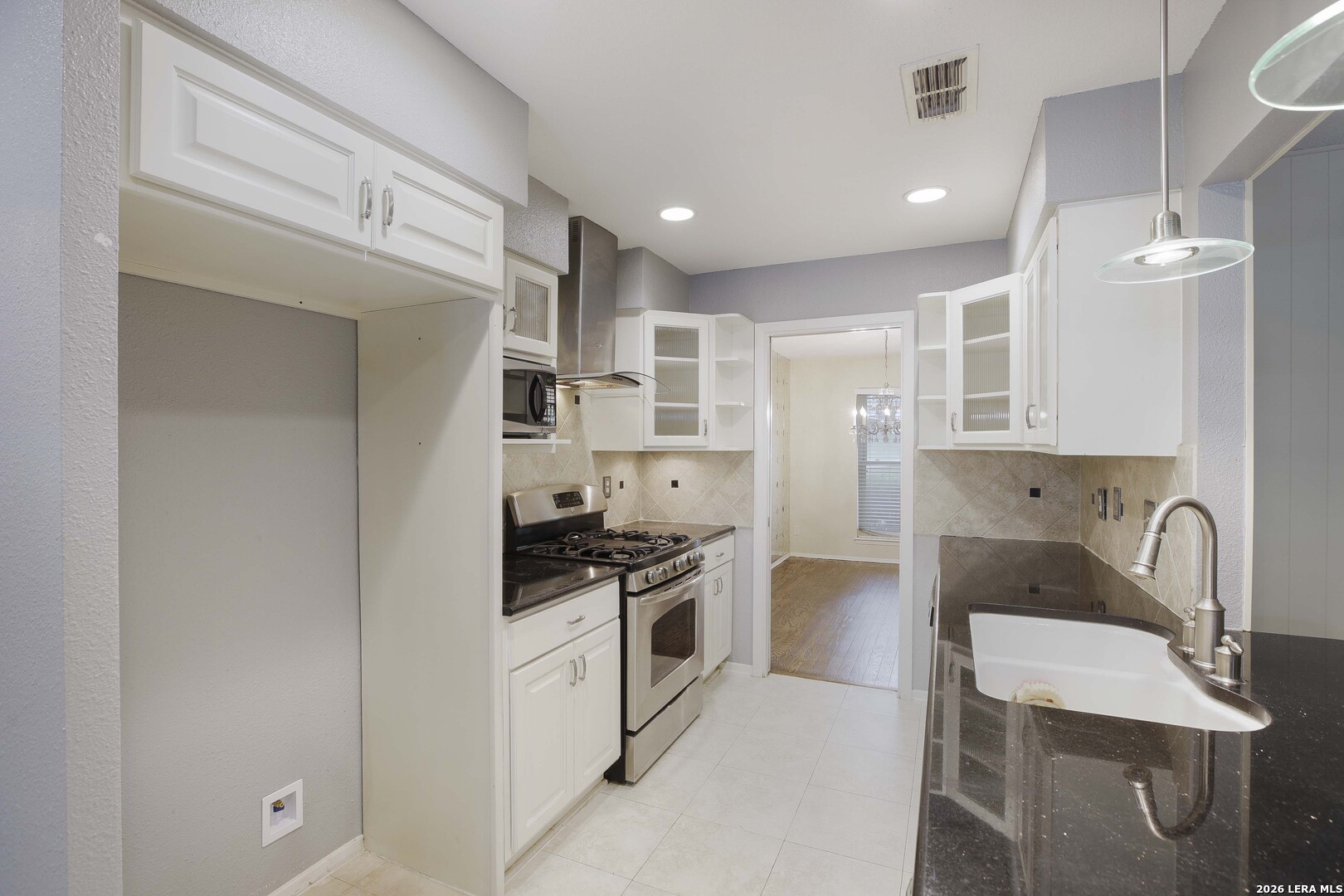 211 Forrest Trail Universal City TX 78148