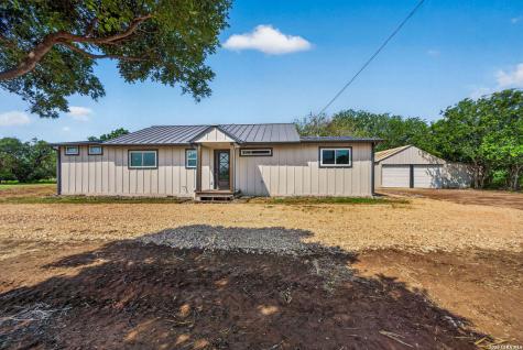 502 Waltom Avenue Jourdanton TX 78026