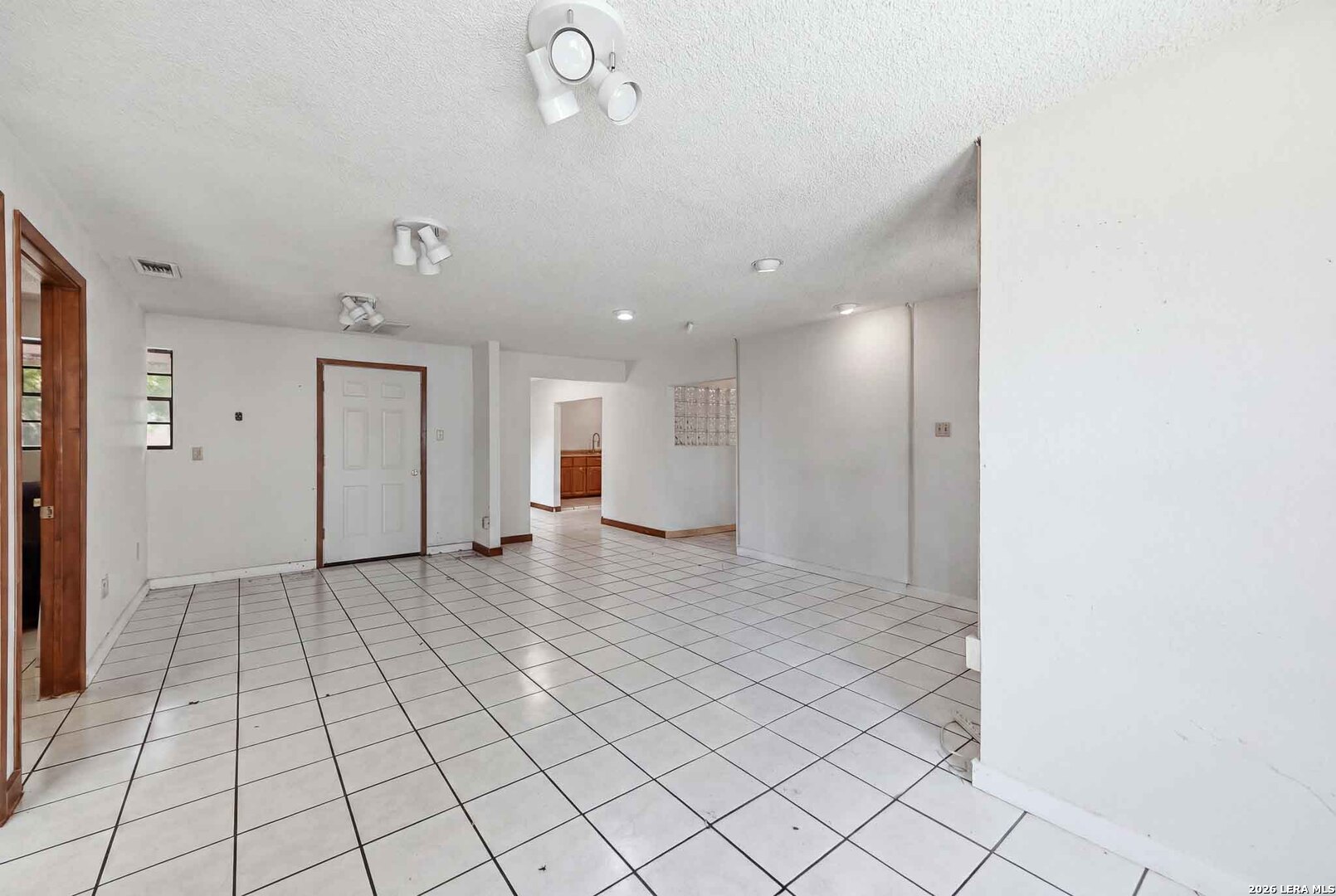 7285 Us Highway 87 E China Grove TX 78263
