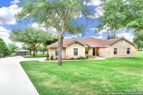 1252 Hillside Oaks Drive La Vernia TX 78121