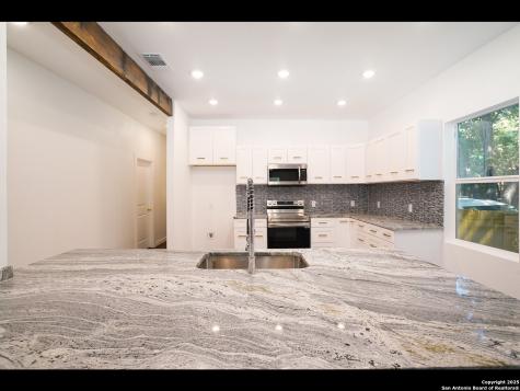 419 N Monumental San Antonio TX 78202