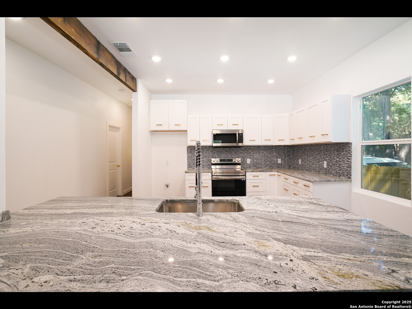 419 N Monumental San Antonio TX 78202