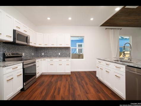 419 N Monumental San Antonio TX 78202