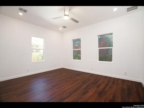 419 N Monumental San Antonio TX 78202