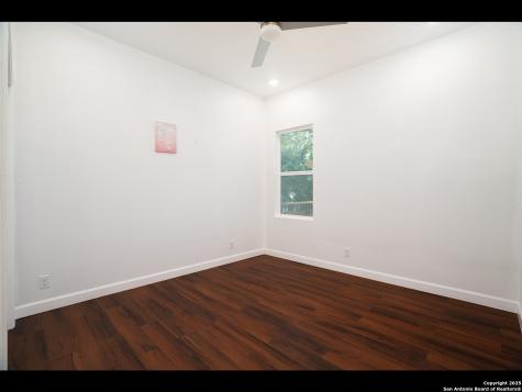 419 N Monumental San Antonio TX 78202