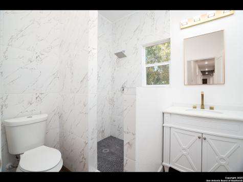 419 N Monumental San Antonio TX 78202