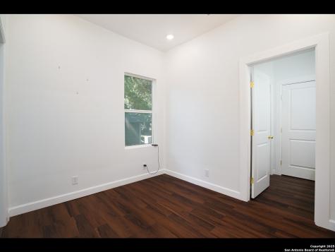 419 N Monumental San Antonio TX 78202