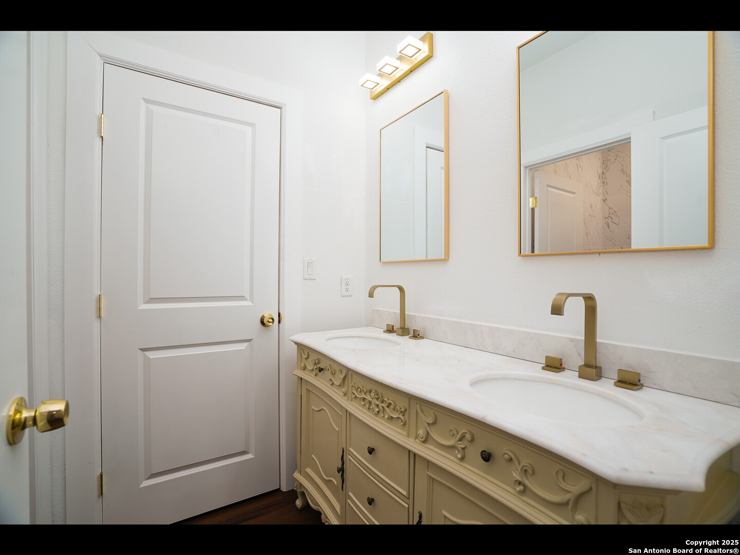 419 N Monumental San Antonio TX 78202