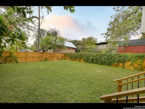 419 N Monumental San Antonio TX 78202