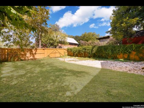 419 N Monumental San Antonio TX 78202