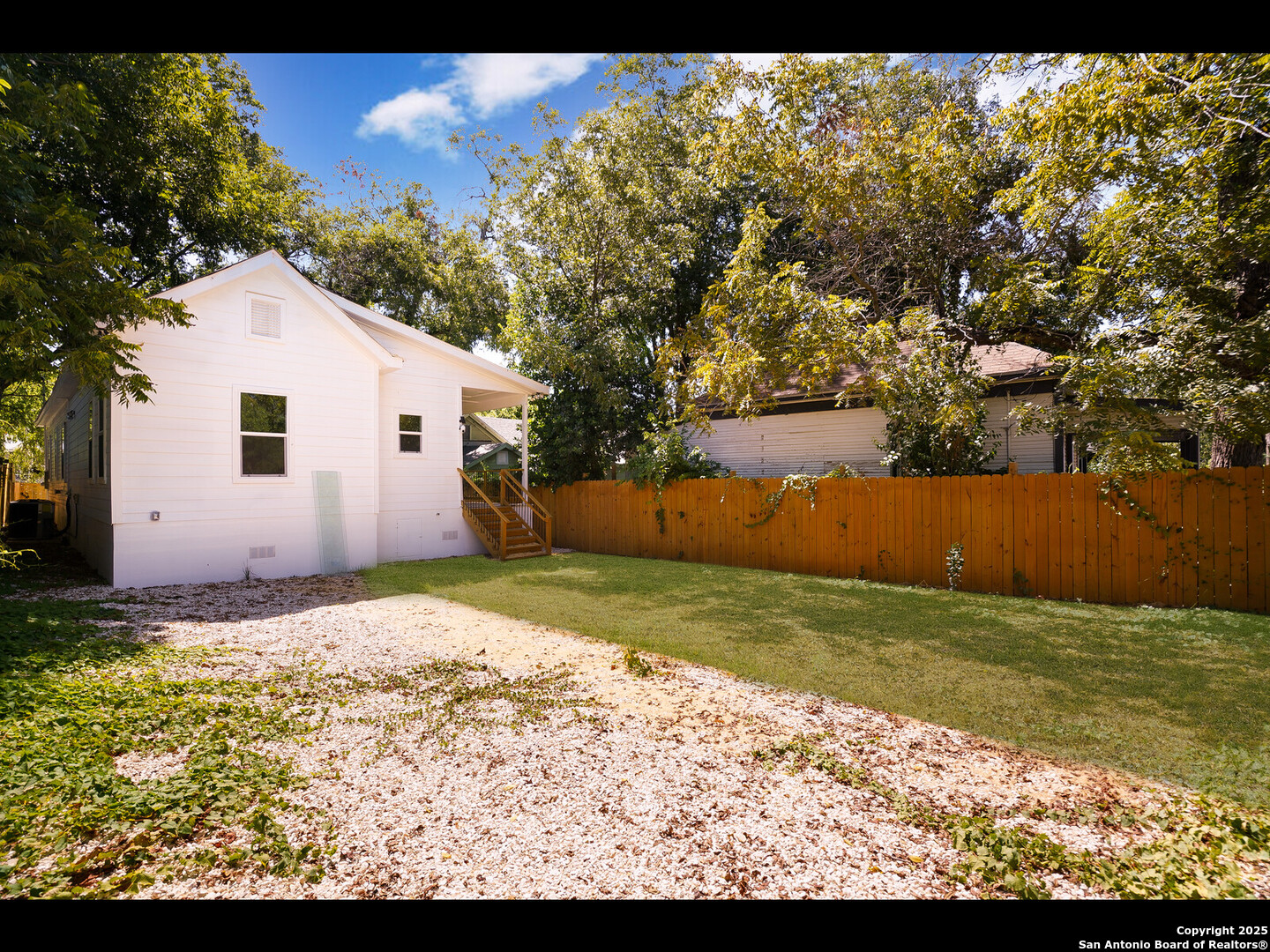 419 N Monumental San Antonio TX 78202