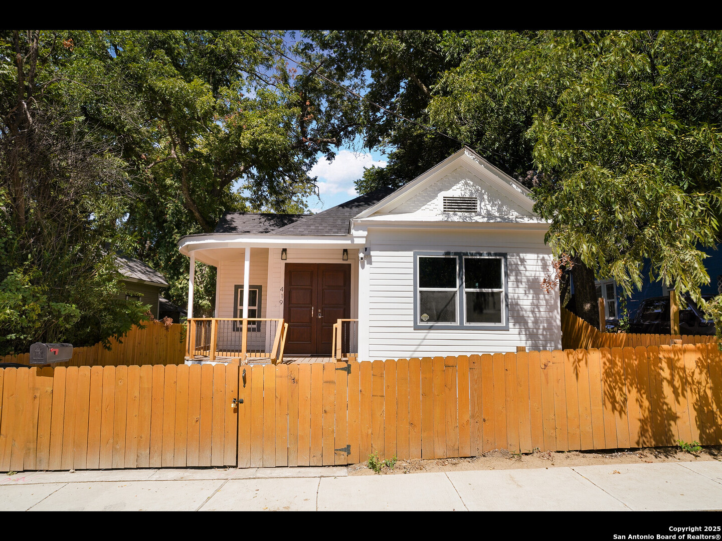 419 N Monumental San Antonio TX 78202