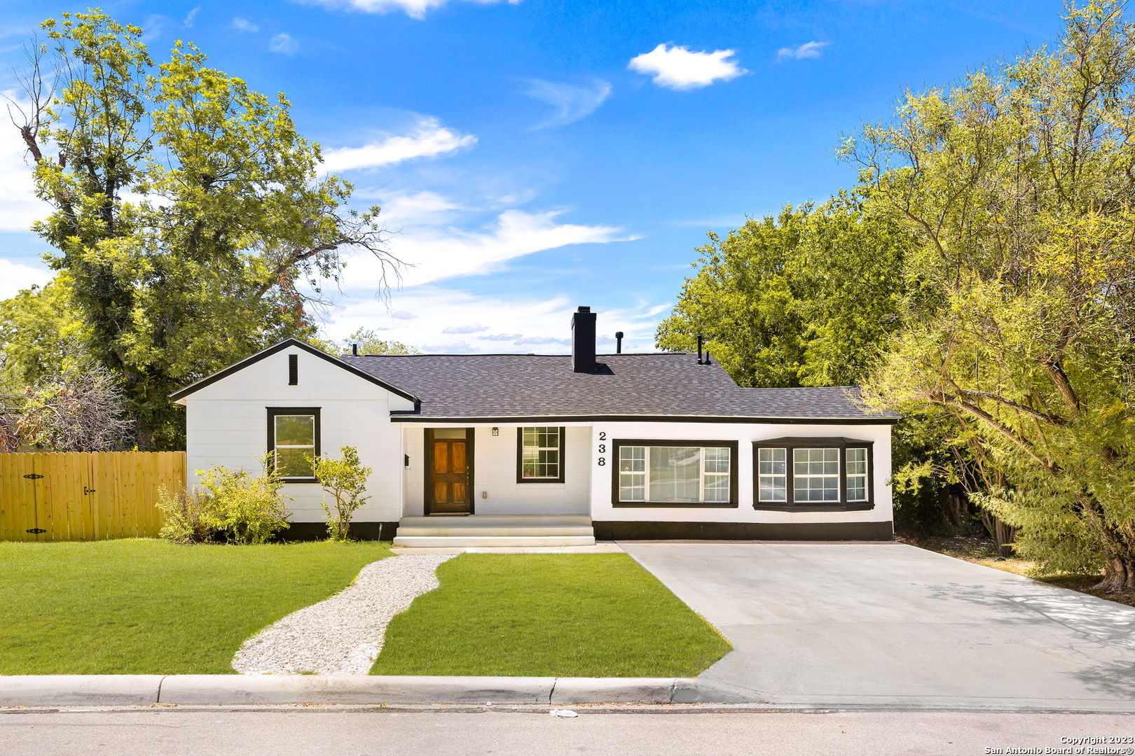 238 W Mariposa Drive San Antonio TX 78212