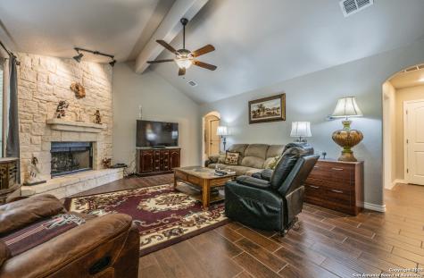 1421 Cottonwood Road Fischer TX 78623