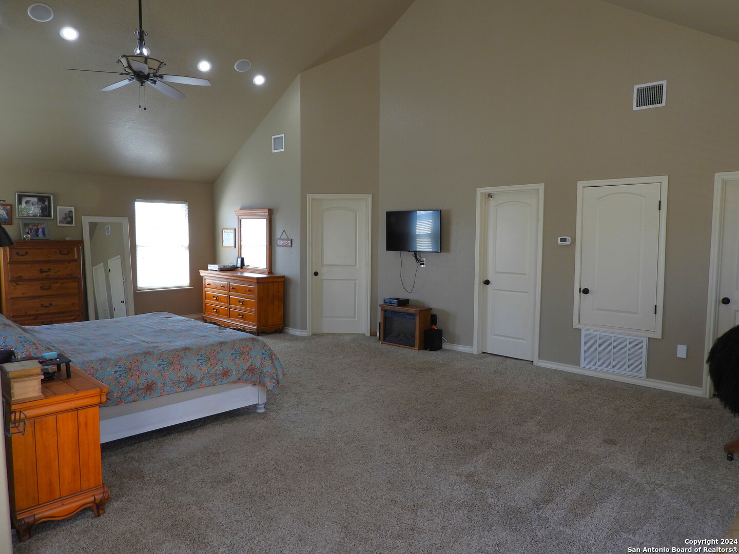 155 Scenic Circle Lakehills TX 78063