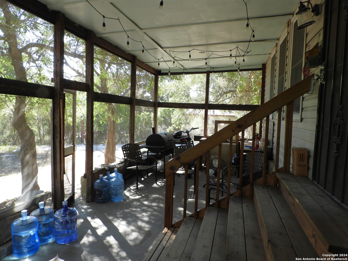 155 Scenic Circle Lakehills TX 78063