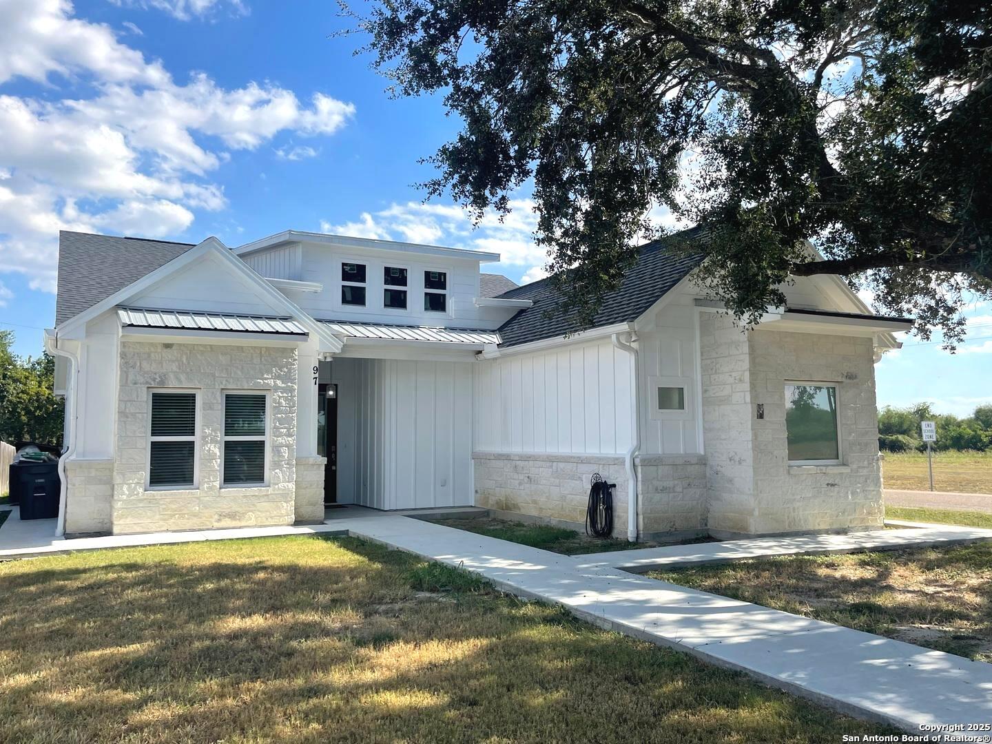 97 Berwick Victoria TX 77904