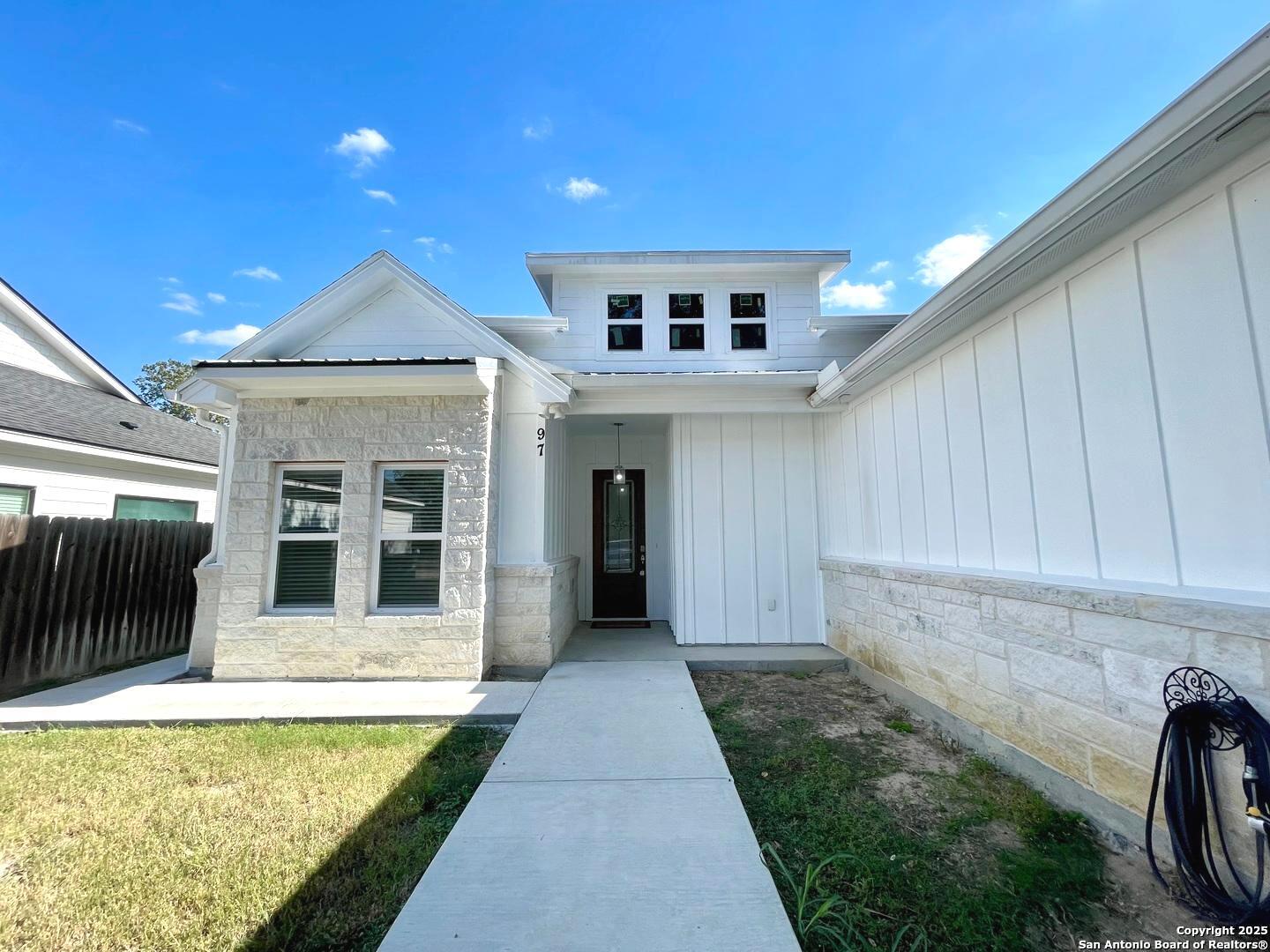 97 Berwick Victoria TX 77904