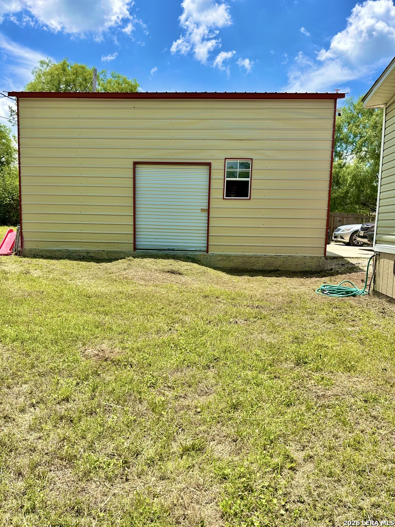 115 E 4th Street Natalia TX 78059