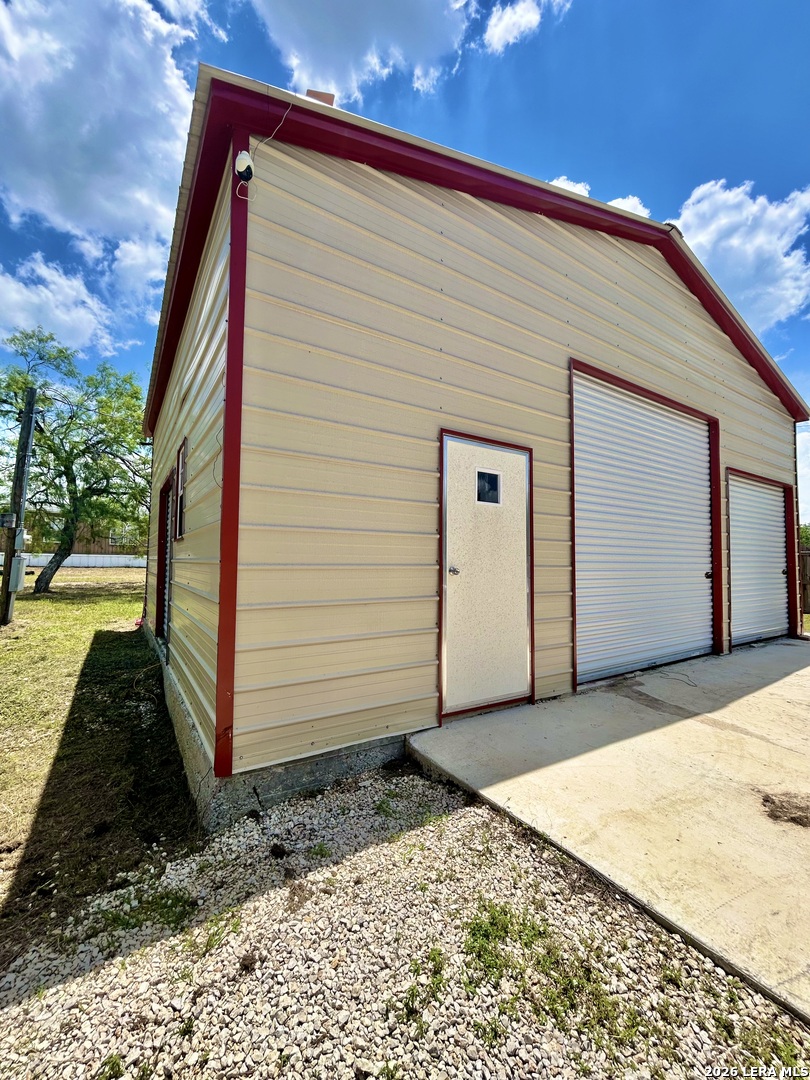 115 E 4th Street Natalia TX 78059