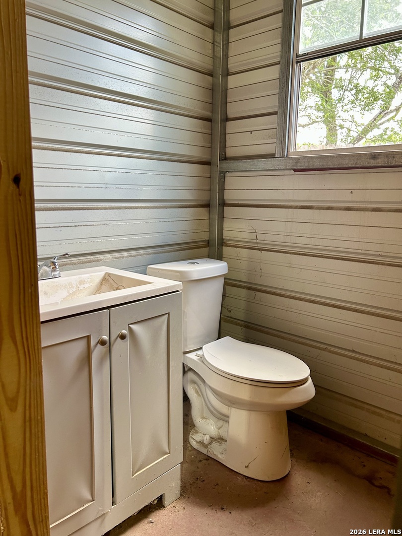 115 E 4th Street Natalia TX 78059