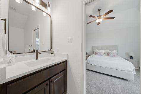 210 Shannon Circle San Antonio TX 78260