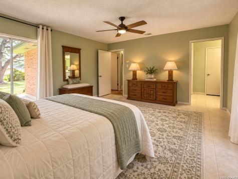 228 Sagecrest Drive Hollywood Park TX 78232