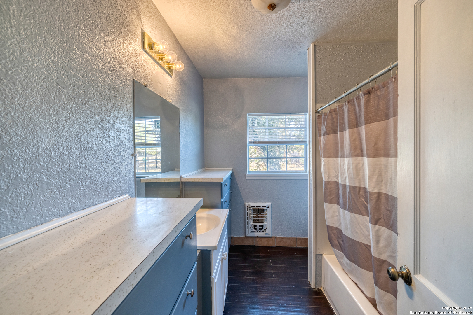 703 E Nueces Crystal City TX 78839