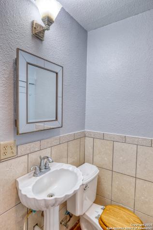 703 E Nueces Crystal City TX 78839