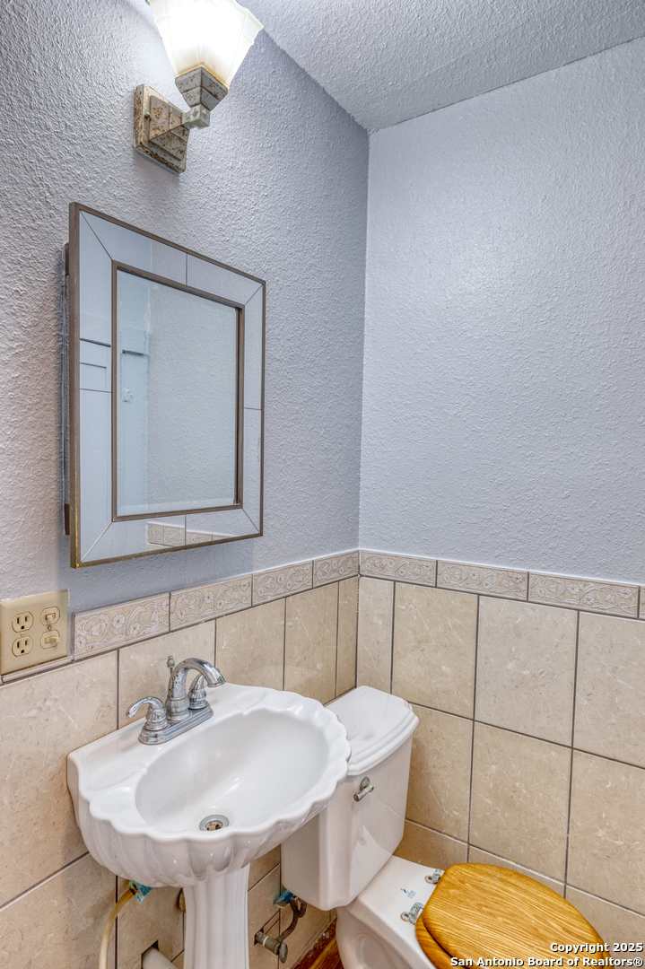 703 E Nueces Crystal City TX 78839