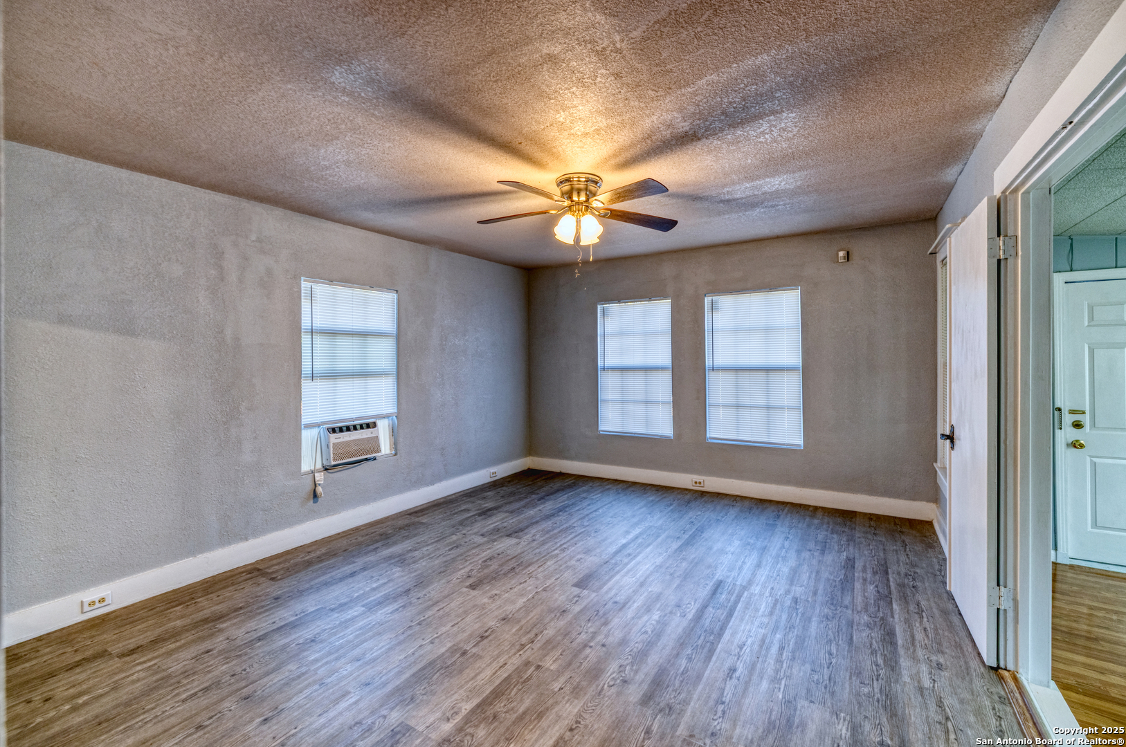 703 E Nueces Crystal City TX 78839
