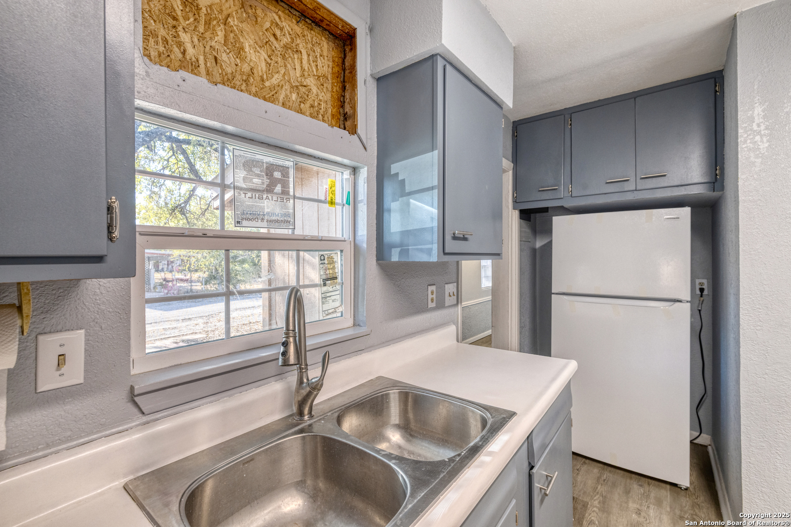 703 E Nueces Crystal City TX 78839